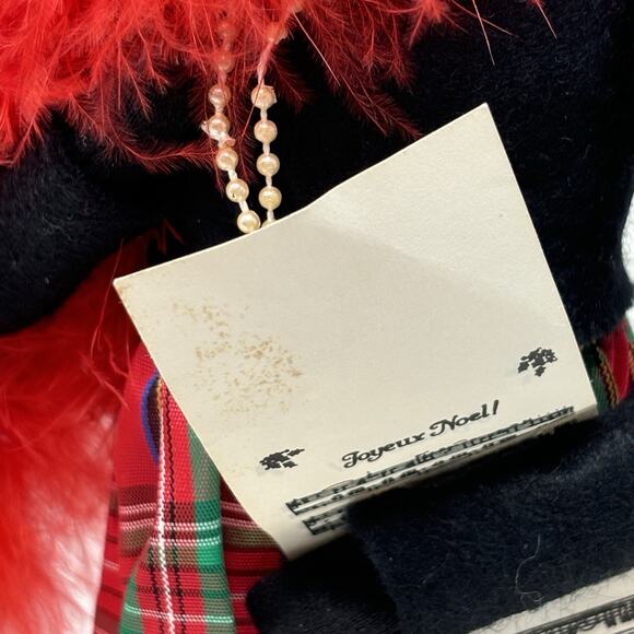 Byers Choice 1996 Elegant Actress And 1995 Traditional Man with Sheet Music - Picture 8 of 8